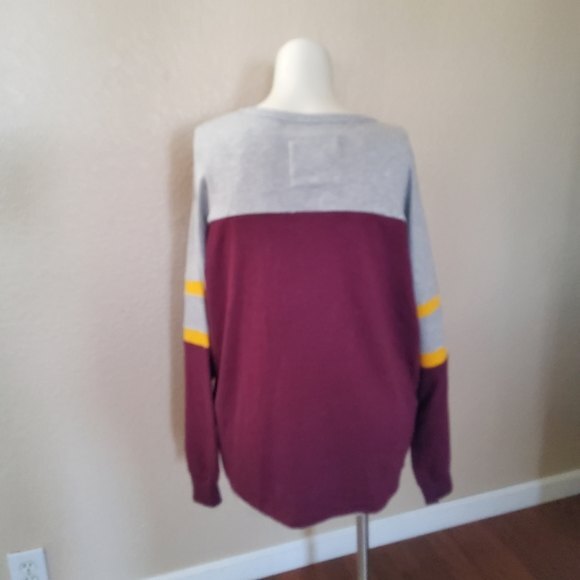 Colosseum University of Minnesota Gophiers Lace Up Sweatshirt XL New - Picture 4 of 7